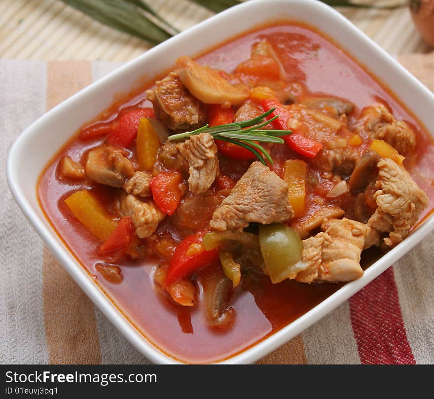 A fresh stew with meat, mushrooms and paprika