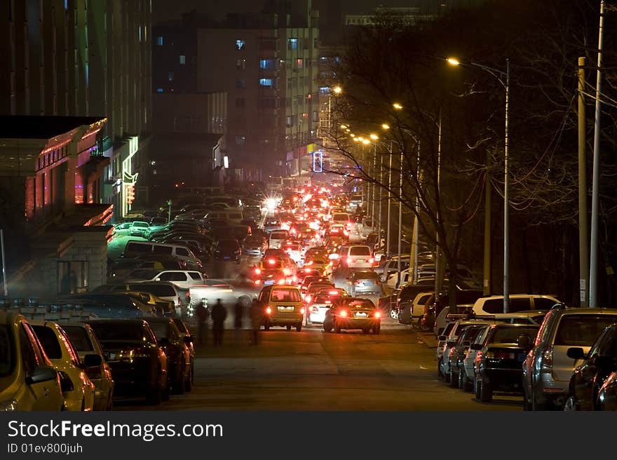 Some emergent affairs lead the traffic jam and the authority blocked the road. Some emergent affairs lead the traffic jam and the authority blocked the road.