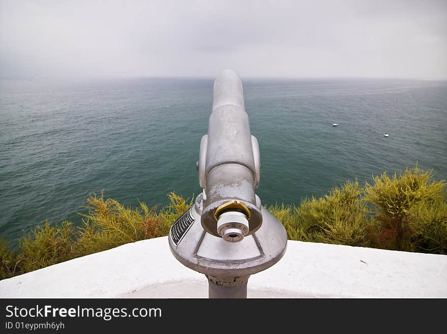 Monocular Pointing To The Sea