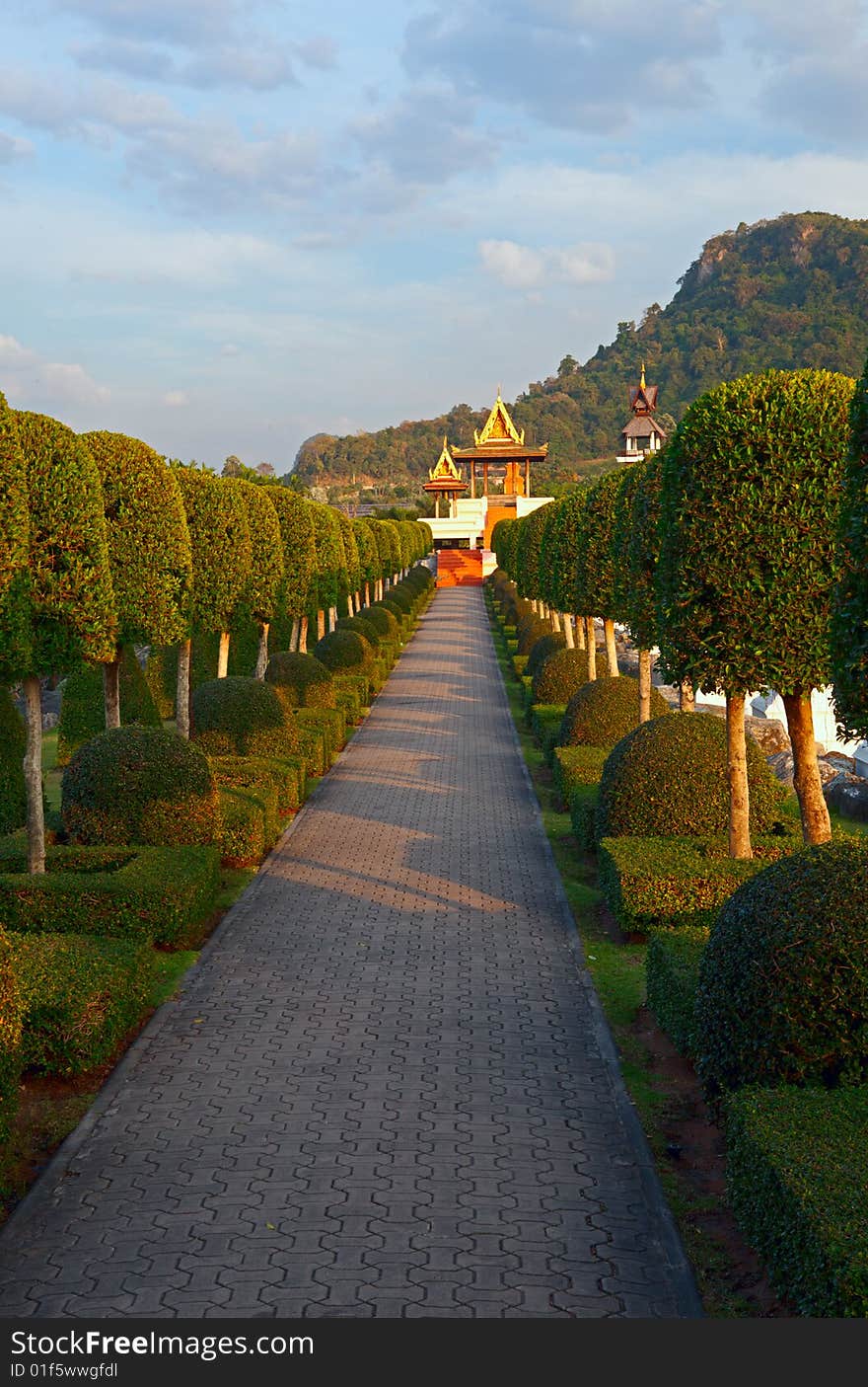 Road to temple on the Noon Nuch Garden, Pattaya