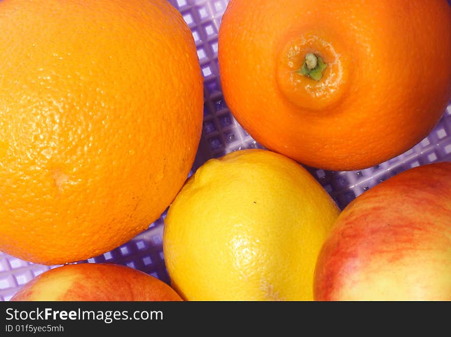 Washed fruits in the colander