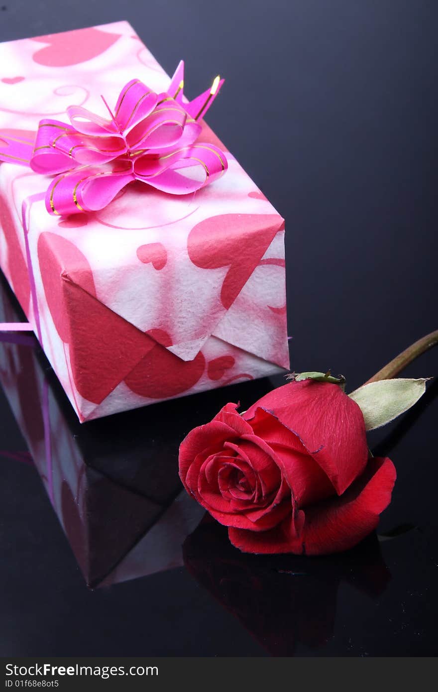 Roses With Gift Box