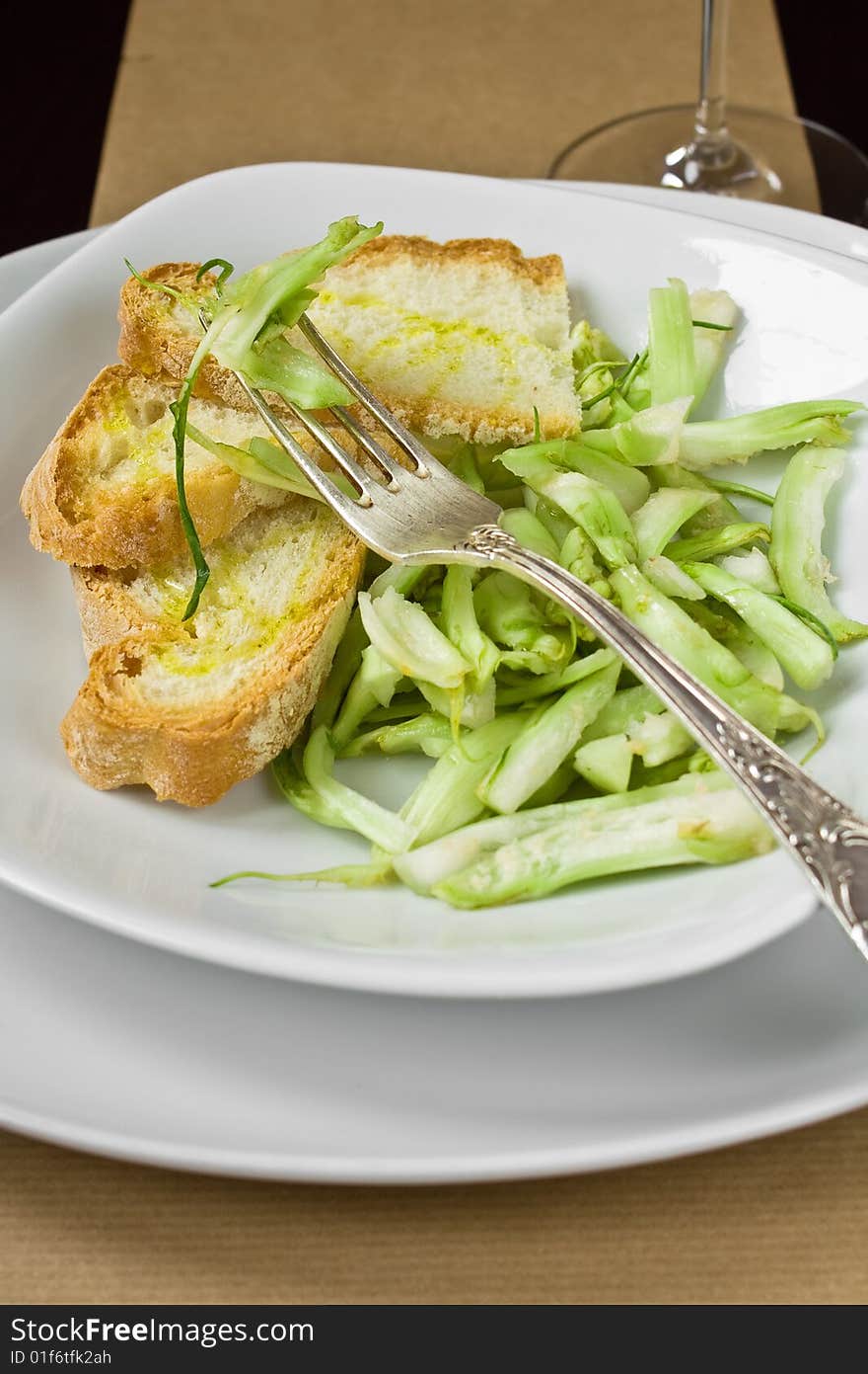 Green salad and bread