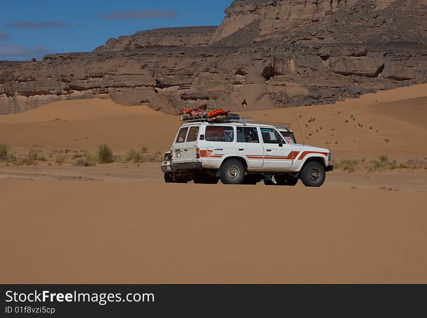 Jeep in sahara exploration