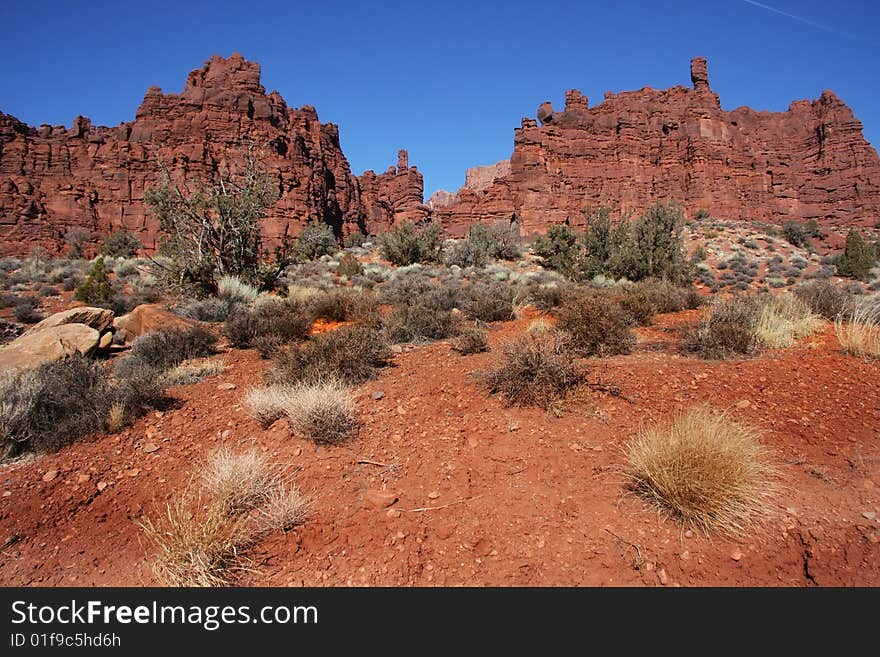 View of the red rock formations in Arches National Park with blue sky�s