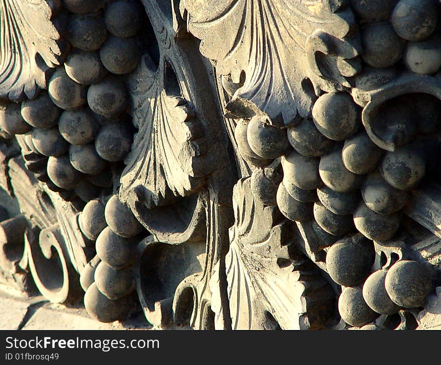 Brick carvings of grapes,China's traditional crafts