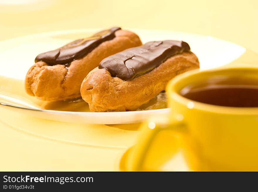 Chocolate eclair