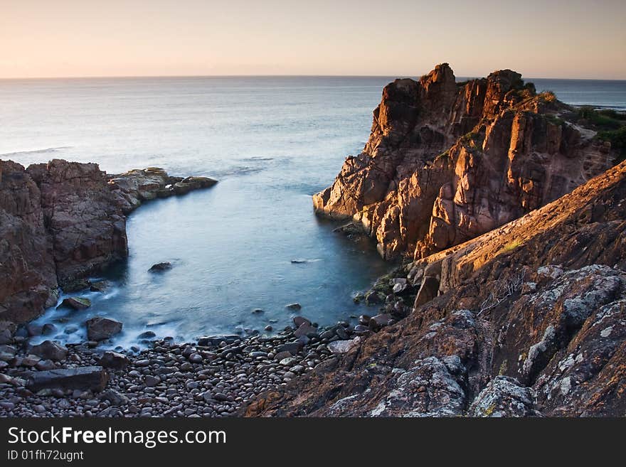 Beatifull Ocean cove with the cliffs