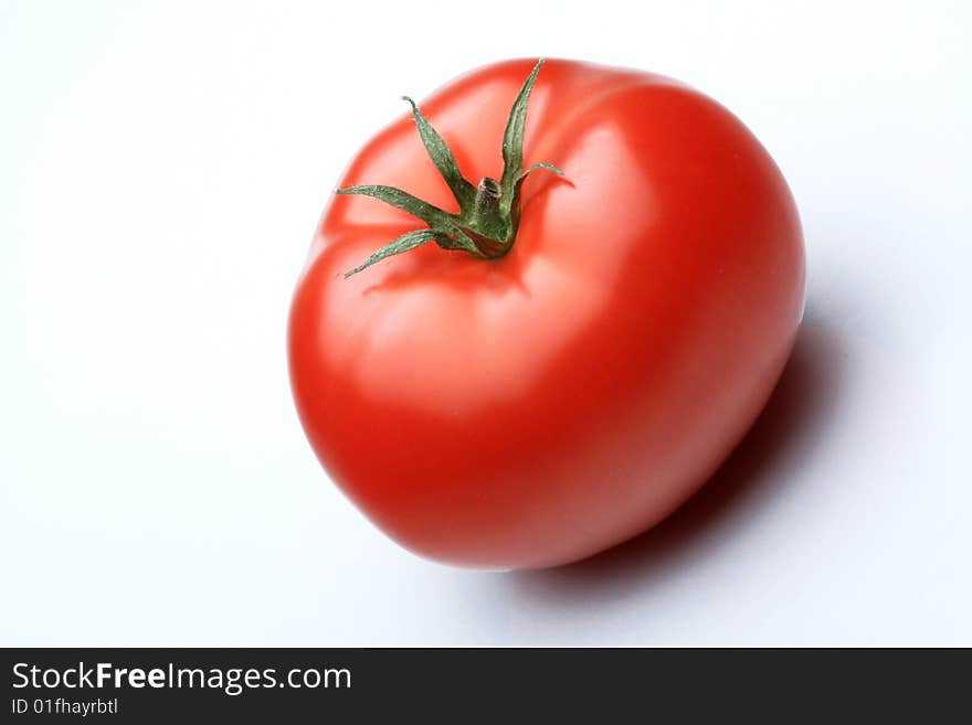 Tomato in studio, white background, canon 5d