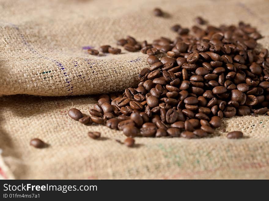 Roasted coffee beans