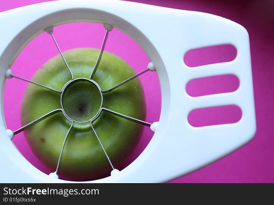 Green Apple White Apple Cutter