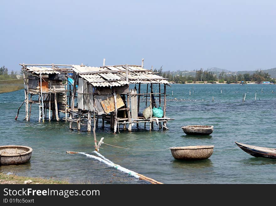Fishing huts like this can be found all over Vietnam. Fishing huts like this can be found all over Vietnam