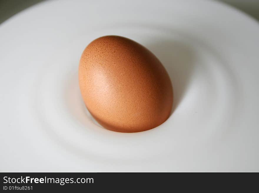 The egg that dives into the milk