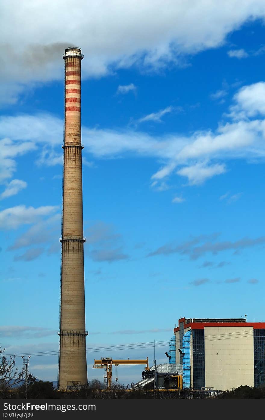 Power plant contaminates the sky