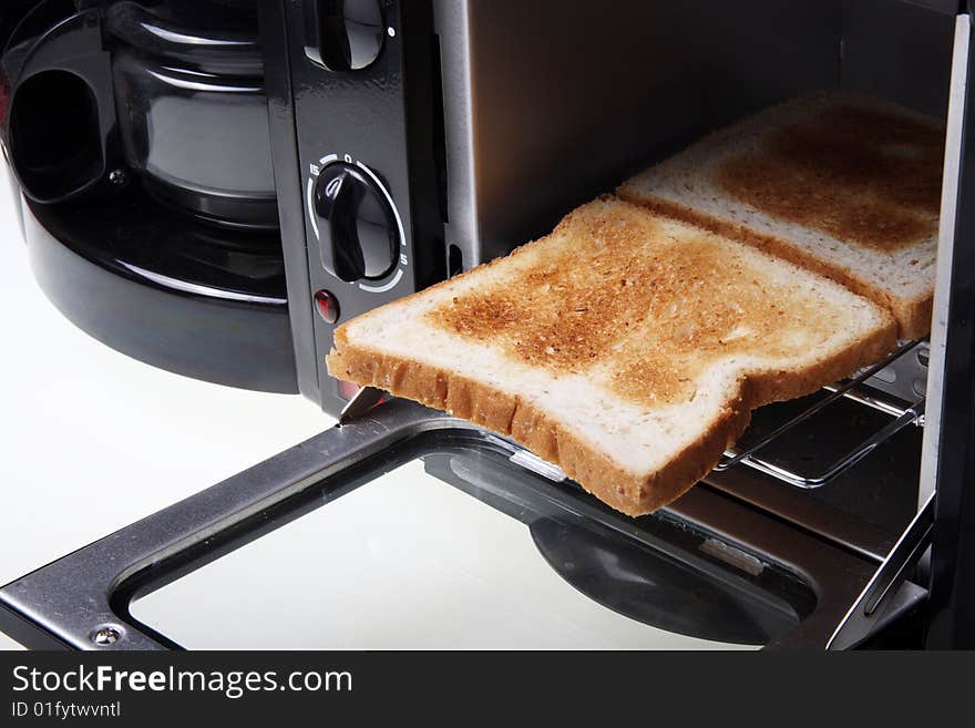 Bread in the multi-functional breakfast machine.