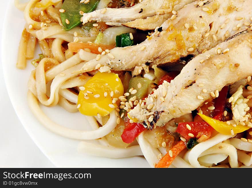 Grilled Chicken on Udon Noodles with Vegetables