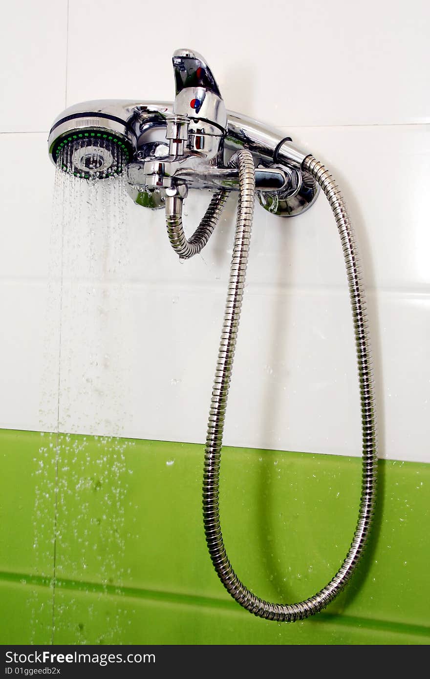 Closeup of an faucet in a bathroom