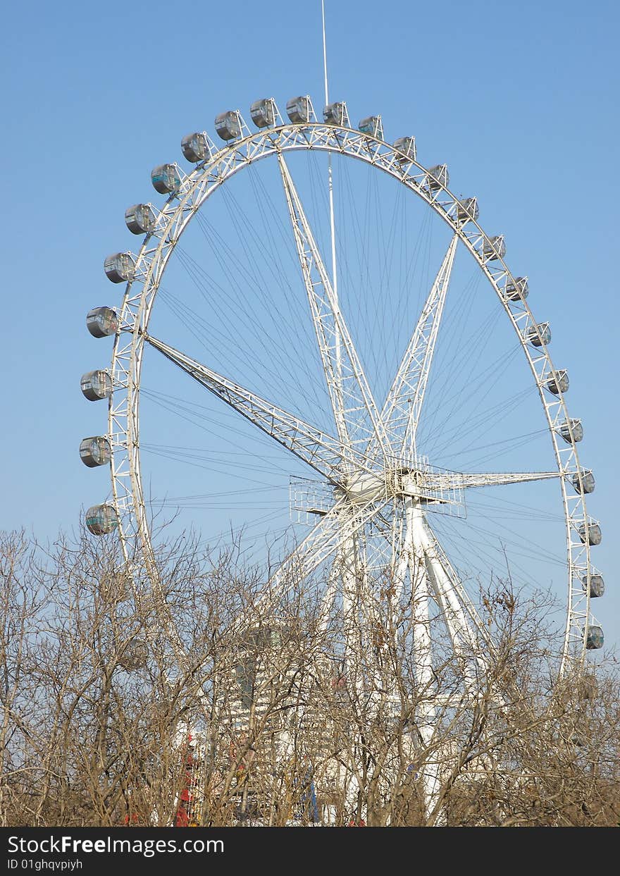 Very large Ferris wheel in the park