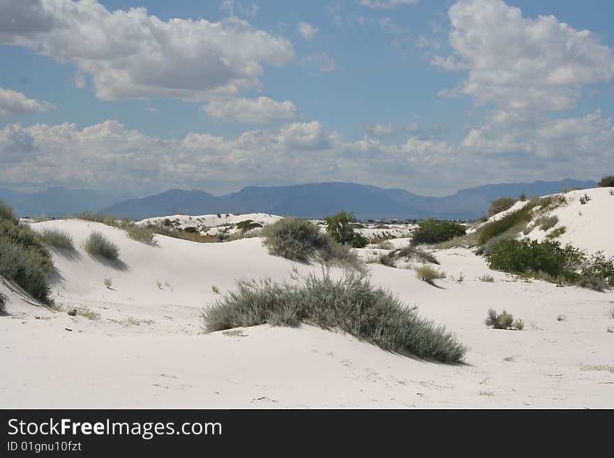 White Sands National Park in New Mexico with dramatic clouds announcing a thunderstorm