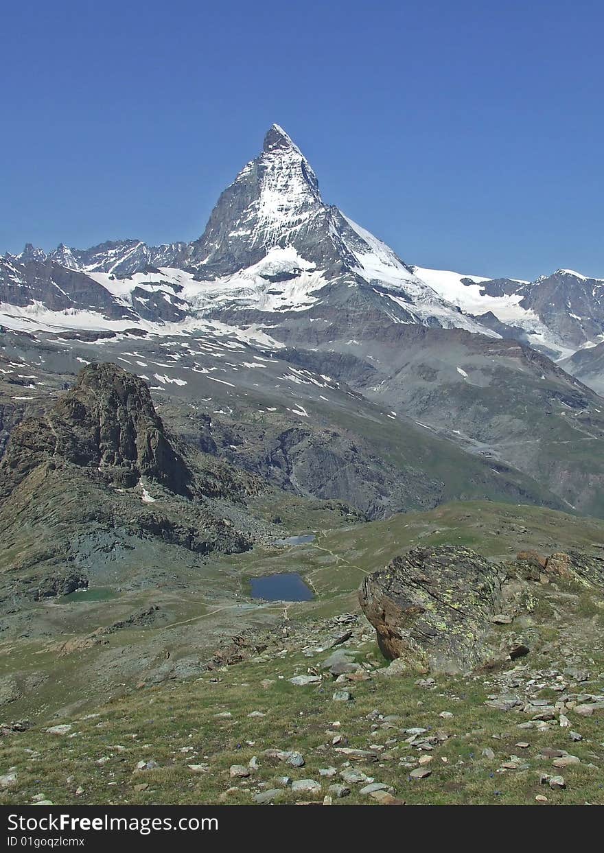 Matterhorn and Riffelsee (Swiss alpen)