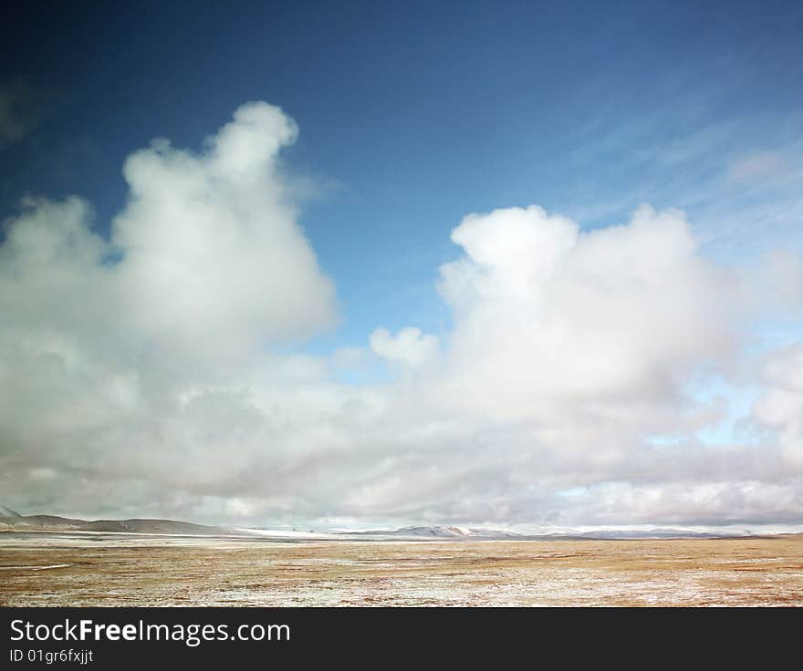 The cloud is grand in tibetan plateau. The cloud is grand in tibetan plateau