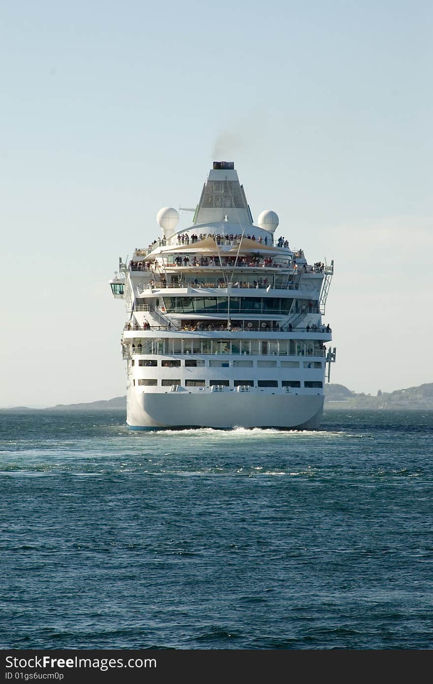 Cruiseship Departure