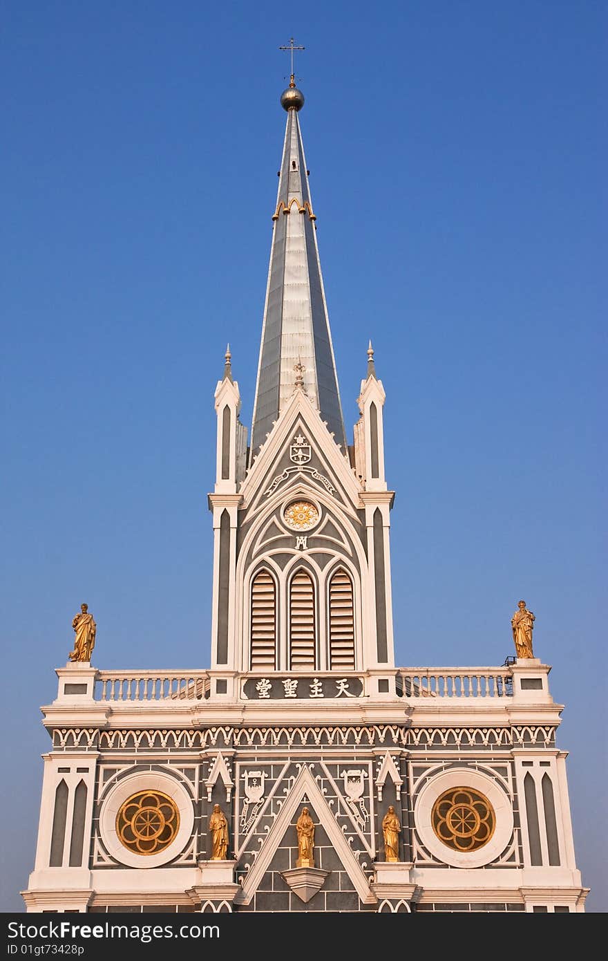 Gothic style, over 100 years old church in Ratchaburi province, Thailand. Gothic style, over 100 years old church in Ratchaburi province, Thailand.