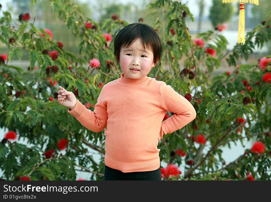 Chinese little child 
in the jieyang park