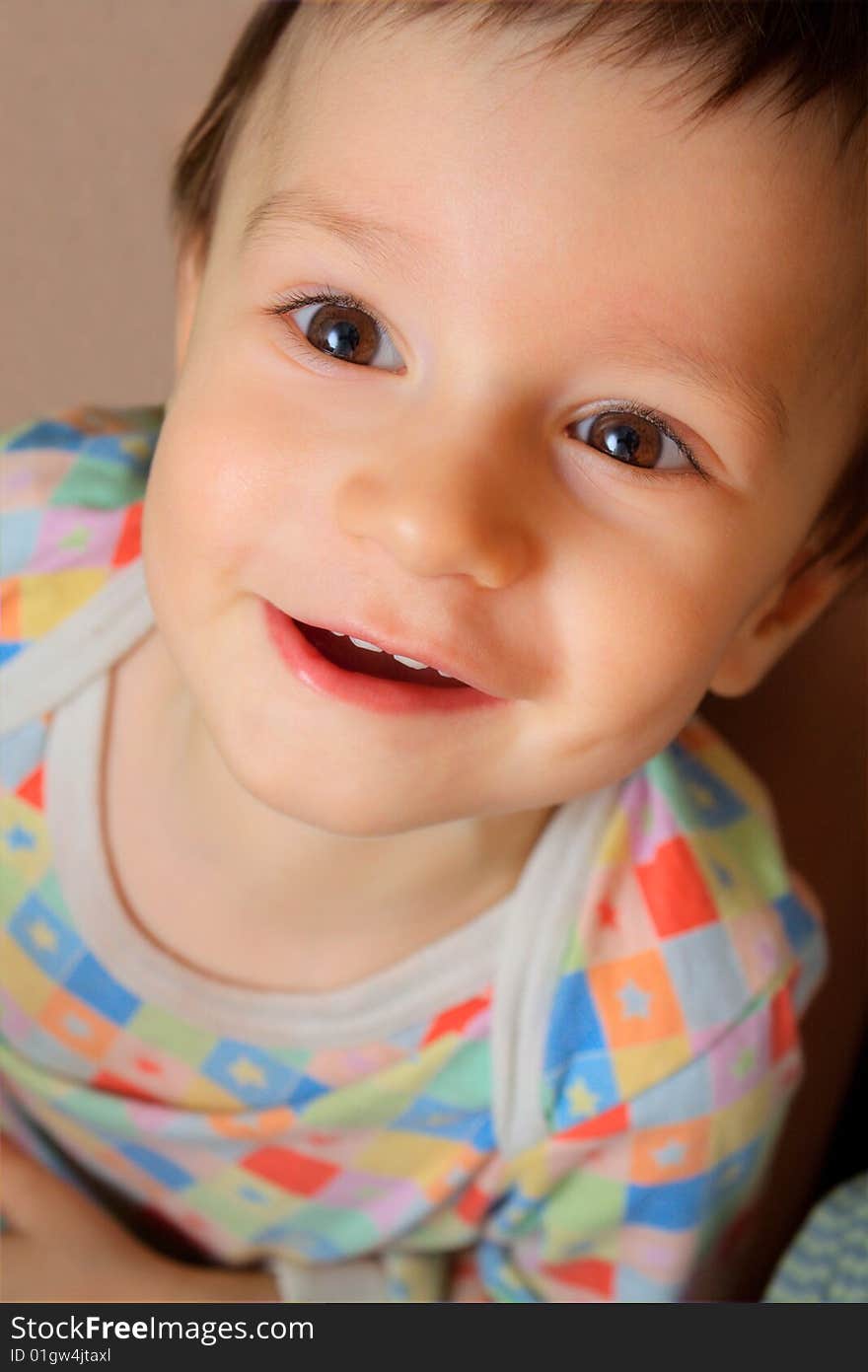 Portrait of the kid looking at something