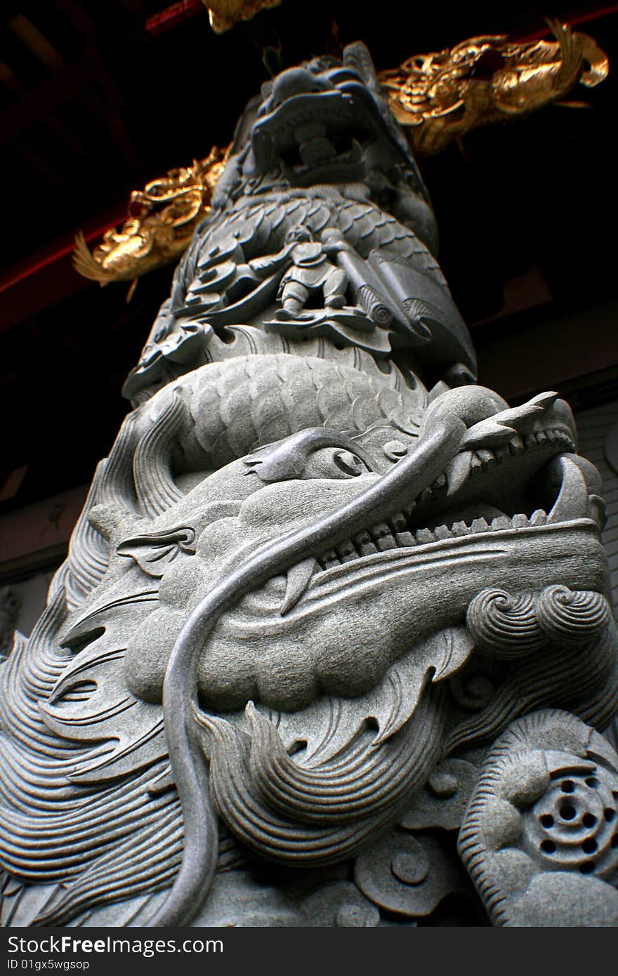 Dragon column in a confucion/taoist temple in Taipei