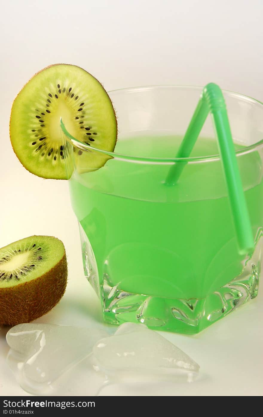 Kiwi Juice With Ice