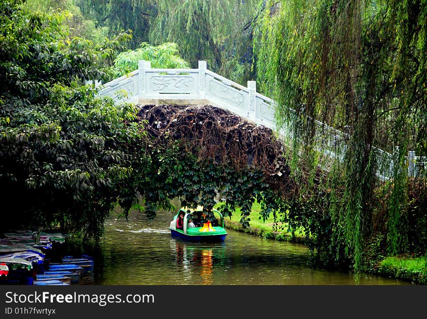 Pengzhou, China: Chinese  Bridge in Pengzhou Park