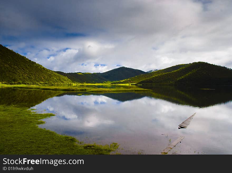 The very beautiful lake is in fragrant space lira in Yunnan