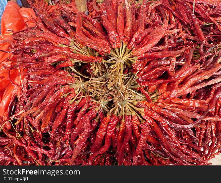 Dry red peppers