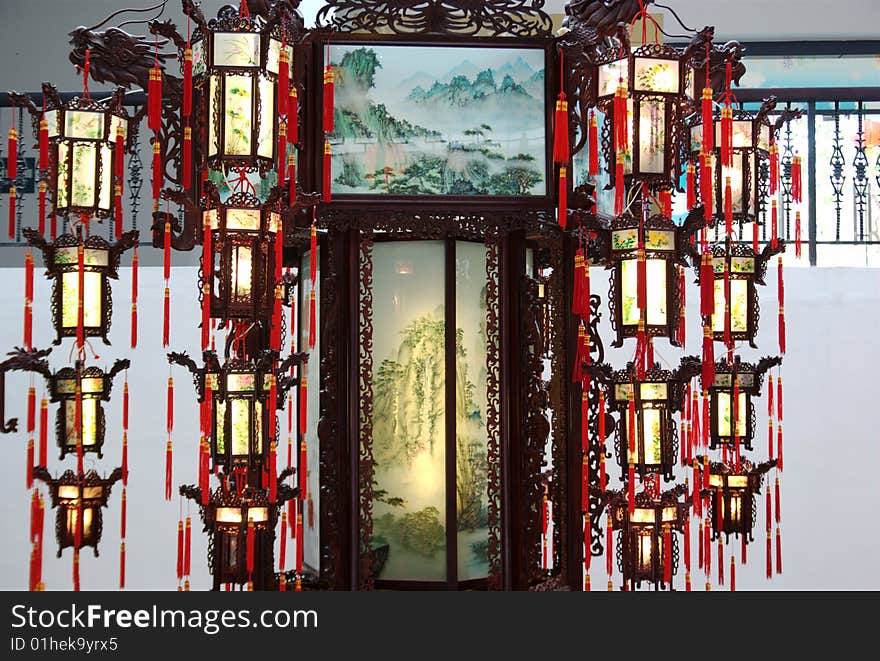 Palace lantern is traditional workmanship. Revolving scenic lantern is one kind of palace lanterns.