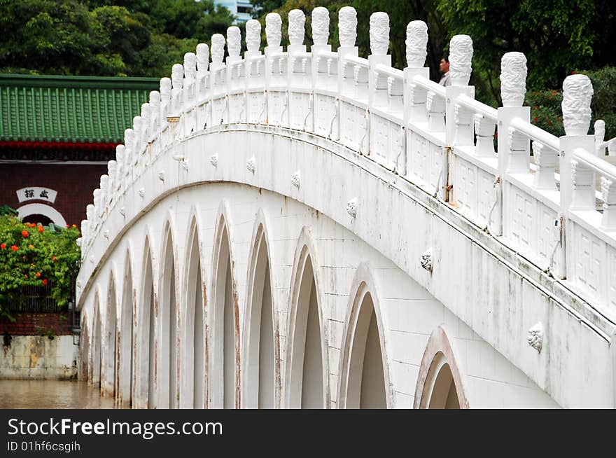 Singapore: Thirteen Span Bridge in Chinese Garden