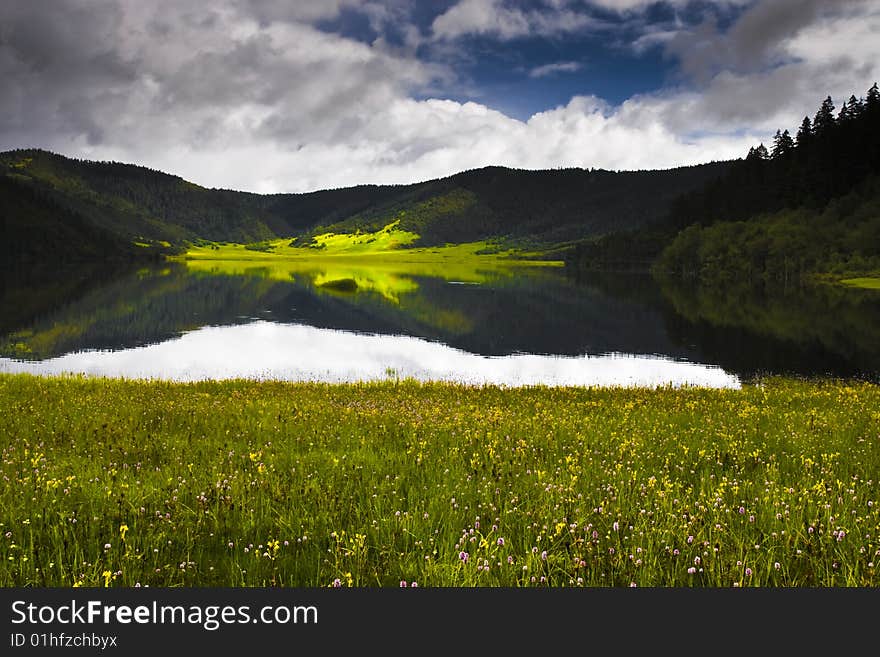 The very beautiful lake is in fragrant space lira in Yunnan