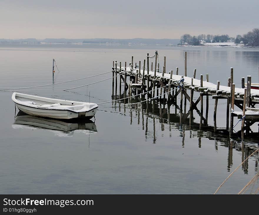 The morning freezings are in a bay. The morning freezings are in a bay