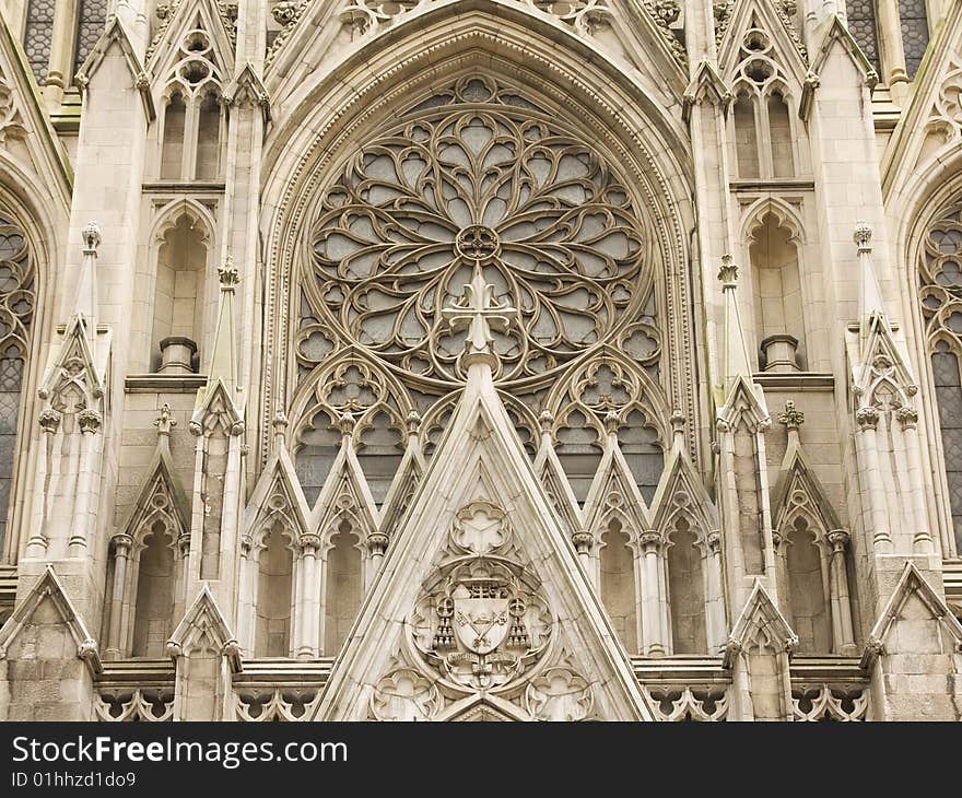 View of the front of a famous church in New York.