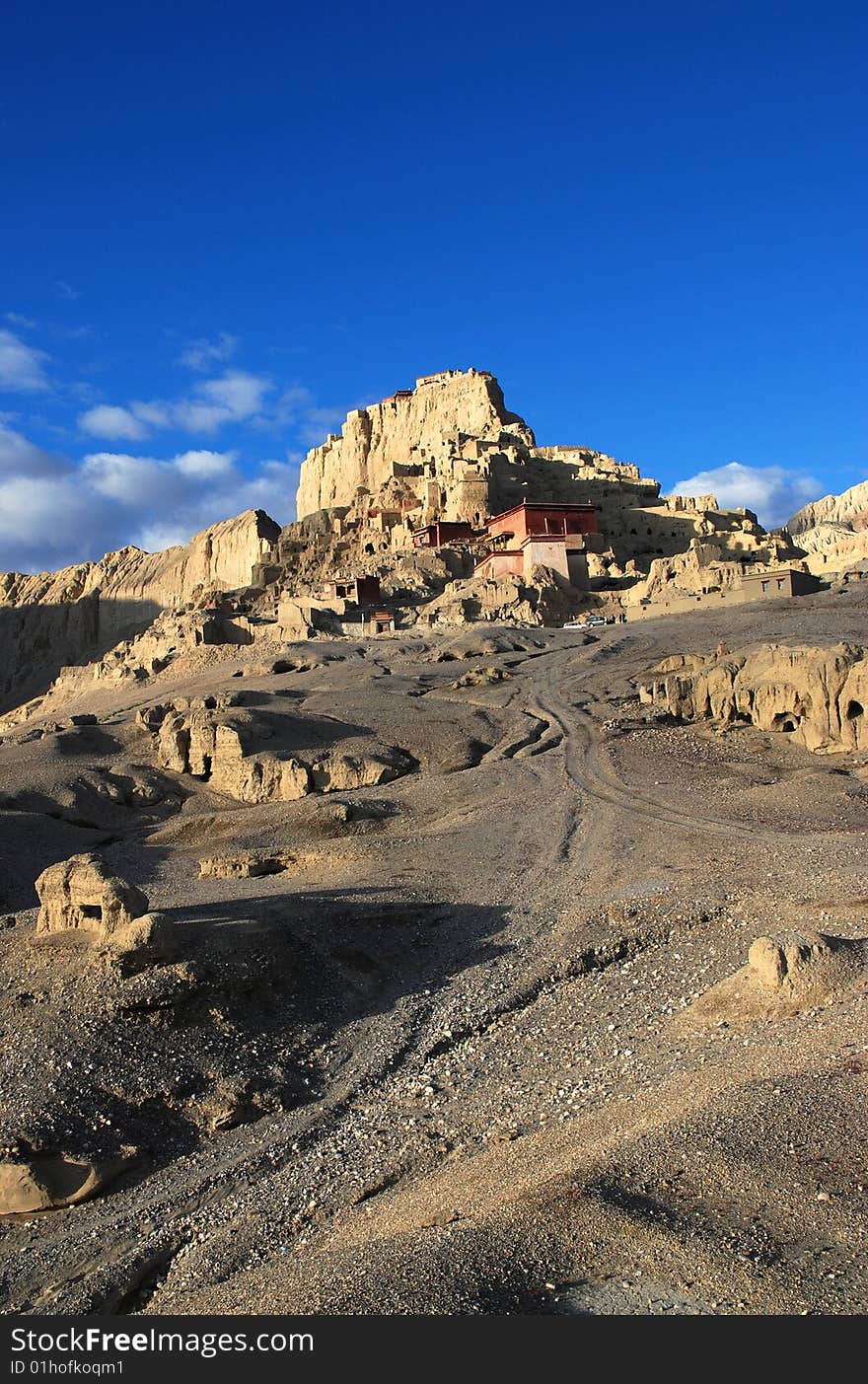 Ruins of a Mysteriously Vanished Tibetan Kingdom