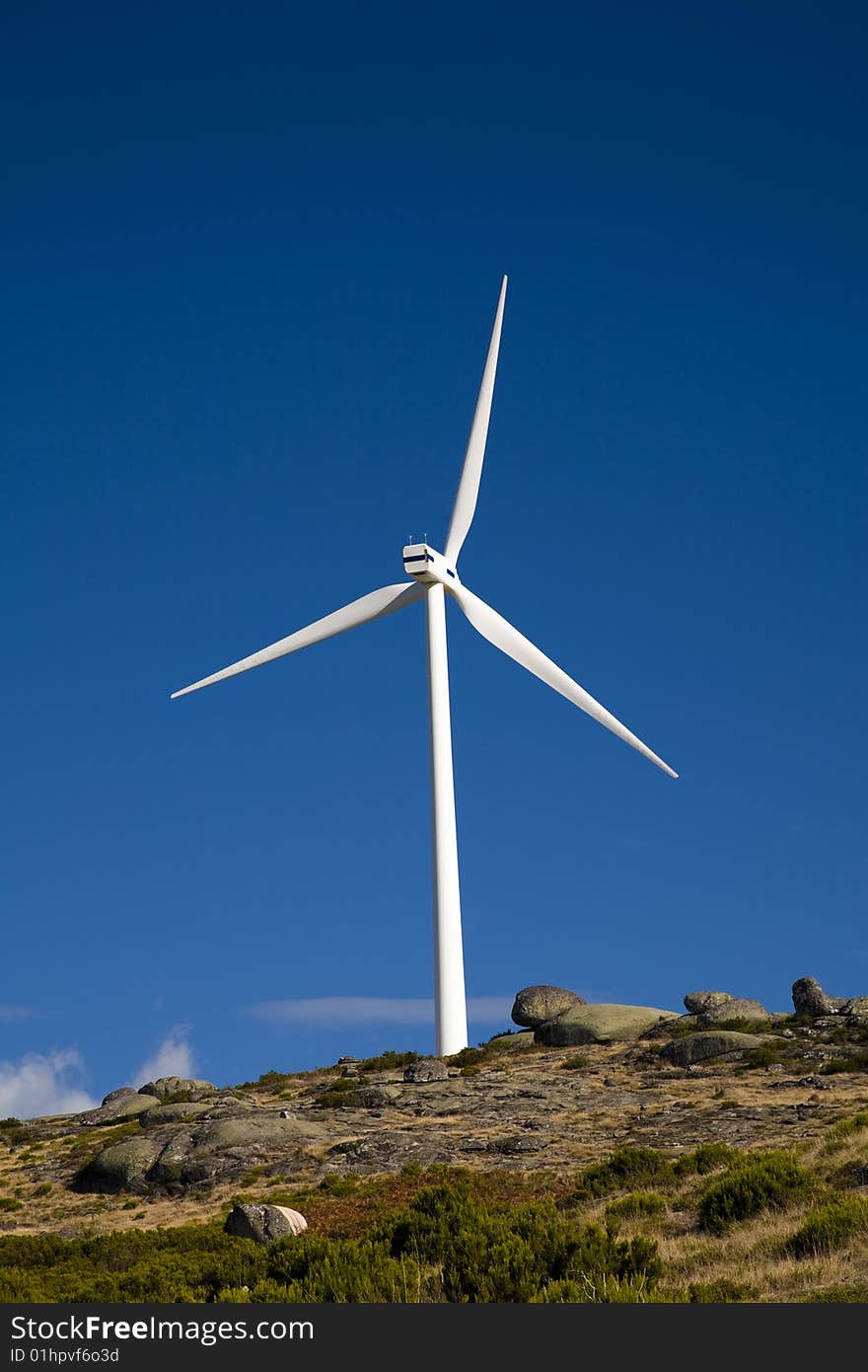 Wind energy turbine