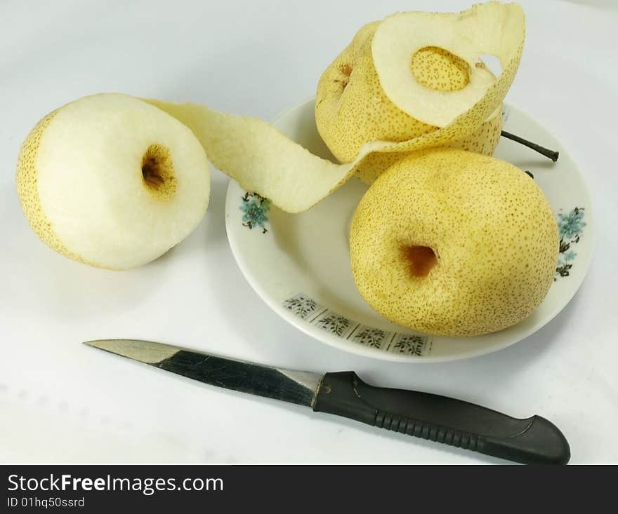 After peeling pears placed in the intraday. After peeling pears placed in the intraday