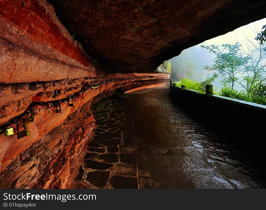 The road at the cliff