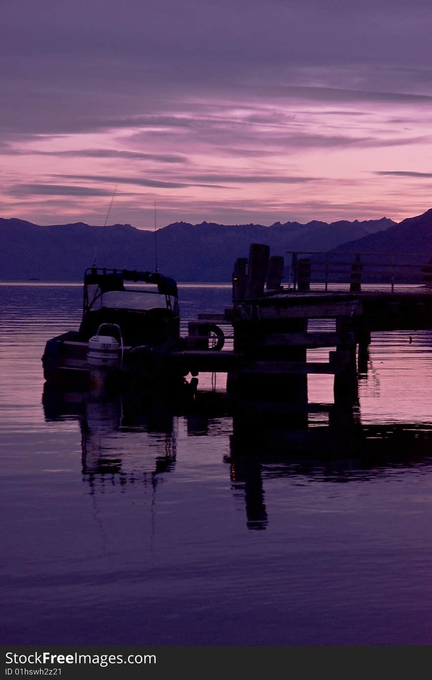 A beautiful New Zealand lake at dusk