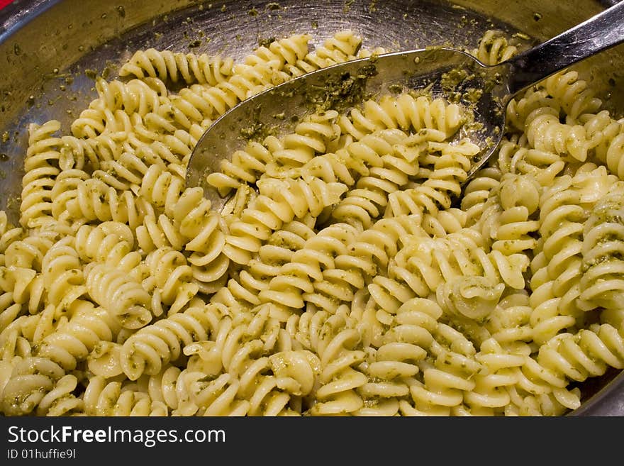 Pasta al pesto - basil sauce