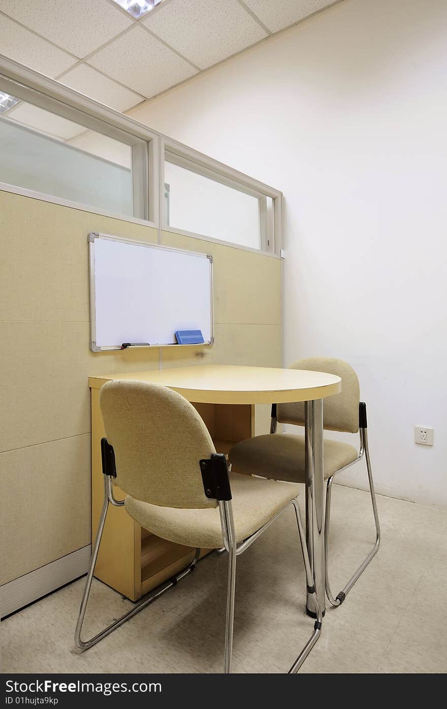 A empty classroom,no students