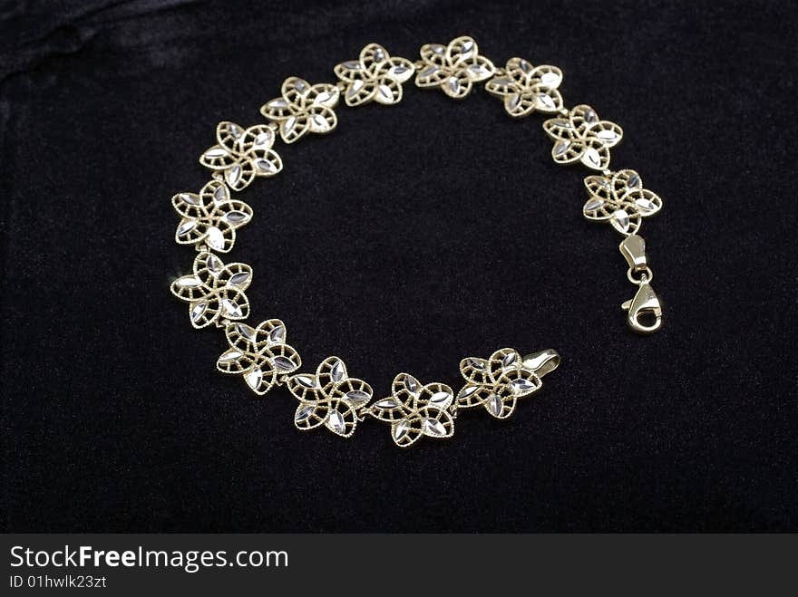 White and yellow gold bracelet