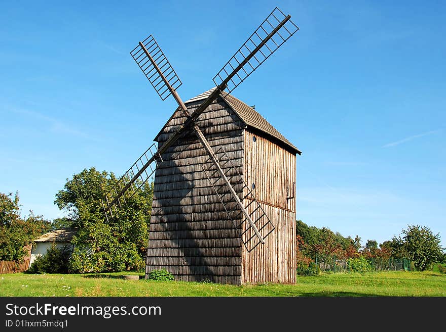 Rotary windmill