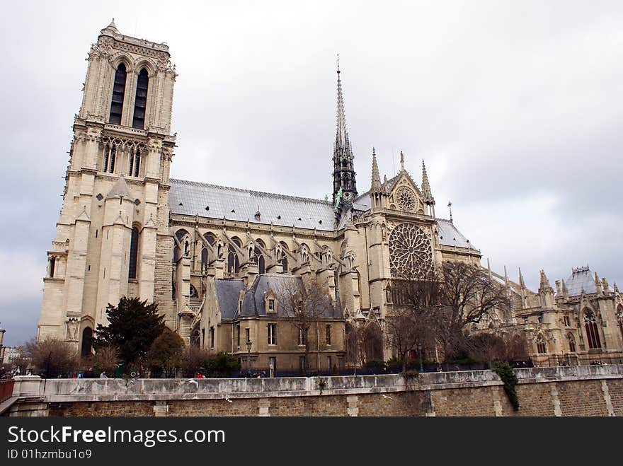 Notre dame de Paris cathedral side view during winter