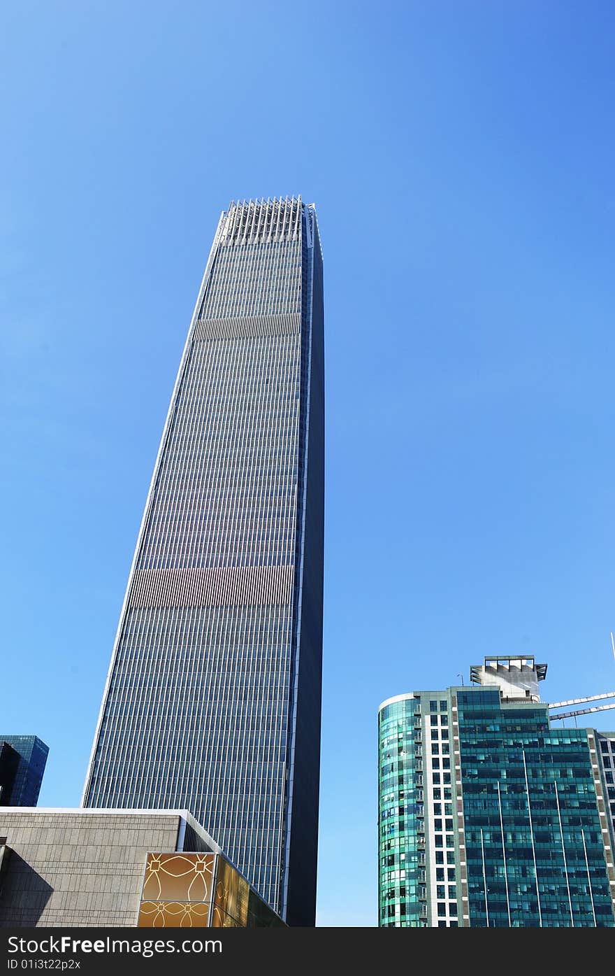 Very high office building made of glass and steel